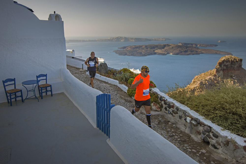 3_Santorini Experience running_by Loukas Hapsis